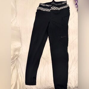 Nike Pro womans Black Athletic Leggings